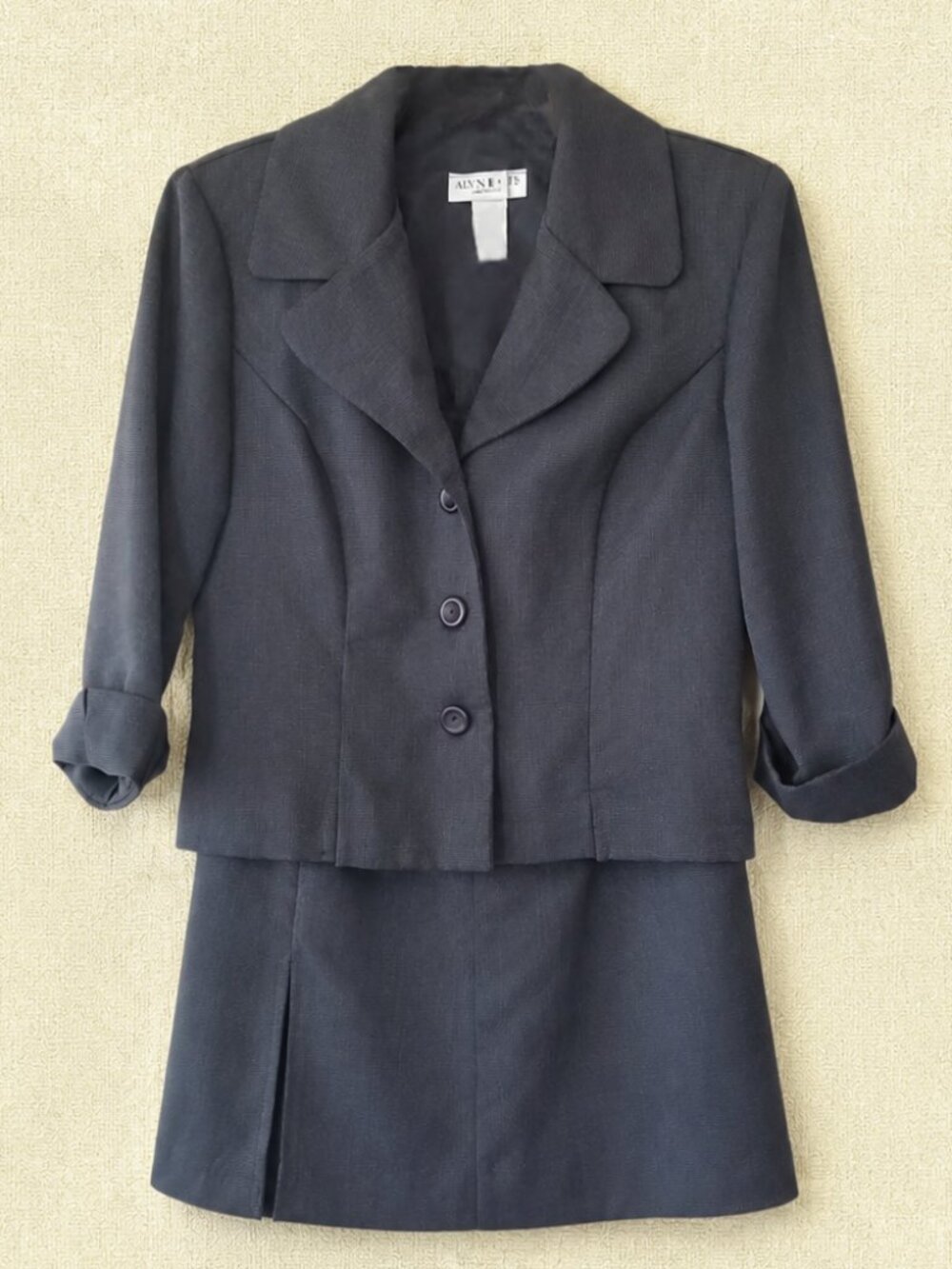 Alyn Paige Two-Piece Subdued Navy Blue Suit - 9/10